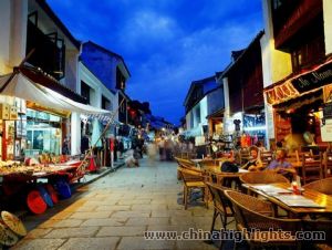 Ynaghsuo West Street at Night